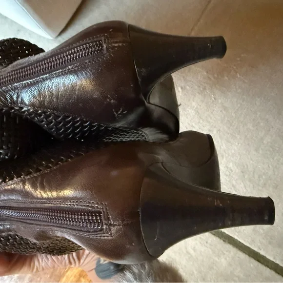 Bottega Veneta Intrecciato Weave Leather Boots - Picture 7 of 15